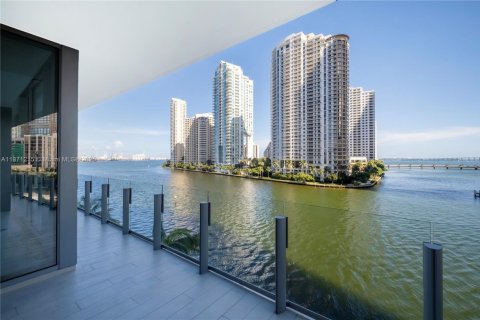 Condo in Miami, Florida, 2 bedrooms  № 1898053 - photo 11