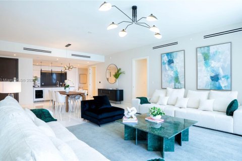 Condo in Miami, Florida, 2 bedrooms  № 1898053 - photo 5
