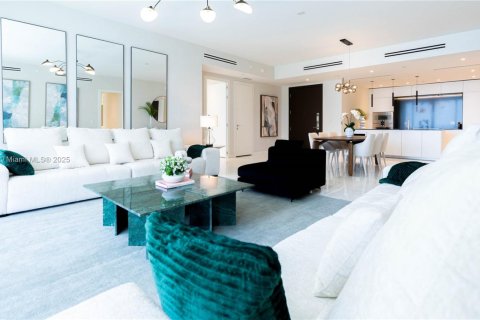 Condo in Miami, Florida, 2 bedrooms  № 1898053 - photo 7
