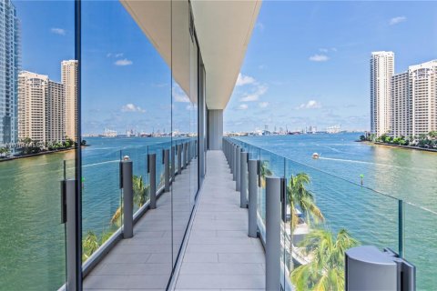 Condo in Miami, Florida, 2 bedrooms  № 1898053 - photo 22