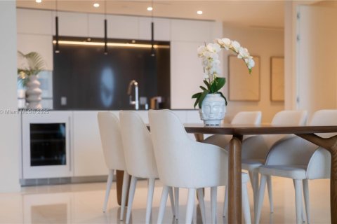 Condo in Miami, Florida, 2 bedrooms  № 1898053 - photo 15