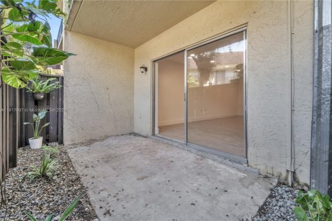 Copropriété à louer à Miami, Floride: 1 chambre, 65.68 m2 № 1973932 - photo 13