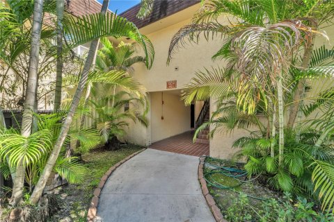 Copropriété à louer à Miami, Floride: 1 chambre, 65.68 m2 № 1973932 - photo 2