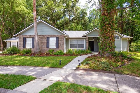 Villa ou maison à Gainesville, Floride 4 chambres, 191.47 m2 № 2408334