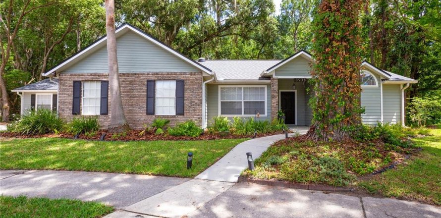 Villa ou maison à Gainesville, Floride 4 chambres, 191.47 m2 № 2408334