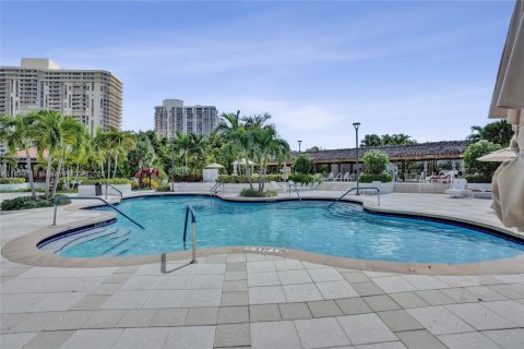 Condo in Aventura, Florida, 2 bedrooms № 1938758 - photo 29