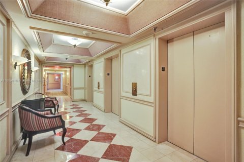 Condo in Aventura, Florida, 2 bedrooms № 1938758 - photo 5