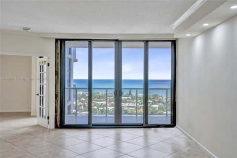 Condo in Aventura, Florida, 2 bedrooms № 1938758 - photo 10