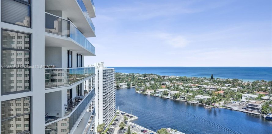 Condo in Aventura, Florida, 2 bedrooms № 1938758