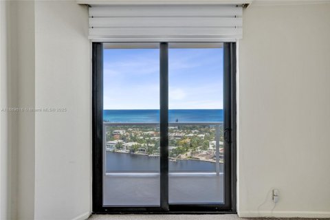 Condo in Aventura, Florida, 2 bedrooms № 1938758 - photo 14