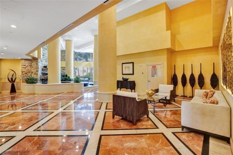 Condo in Aventura, Florida, 2 bedrooms № 1938758 - photo 24