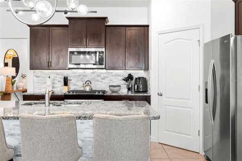 Casa en venta en Davenport, Florida, 6 dormitorios, 303.23 m2 № 2322866 - foto 7