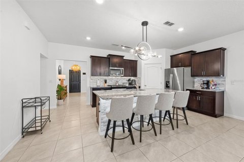 Casa en venta en Davenport, Florida, 6 dormitorios, 303.23 m2 № 2322866 - foto 9
