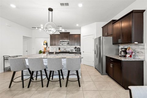 Casa en venta en Davenport, Florida, 6 dormitorios, 303.23 m2 № 2322866 - foto 13