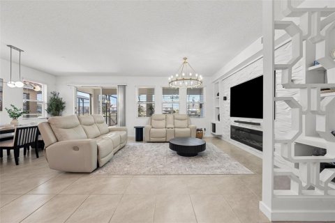 Casa en venta en Davenport, Florida, 6 dormitorios, 303.23 m2 № 2322866 - foto 4