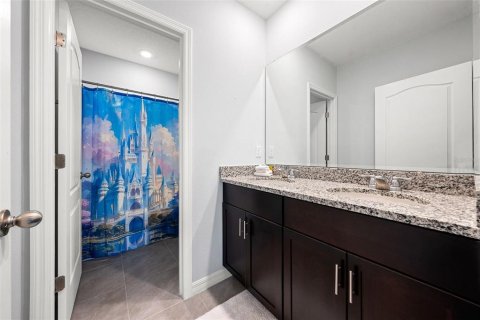 Casa en venta en Davenport, Florida, 6 dormitorios, 303.23 m2 № 2322866 - foto 28