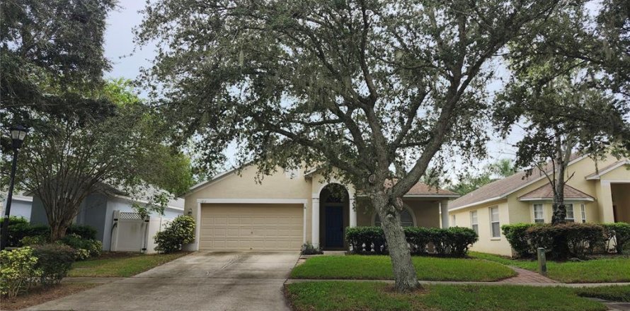 House in Valrico, Florida 4 bedrooms, 176.24 sq.m. № 2377795