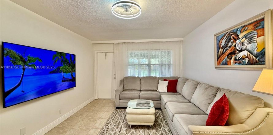Condominio en Lauderhill, Florida, 1 dormitorio  № 1856897