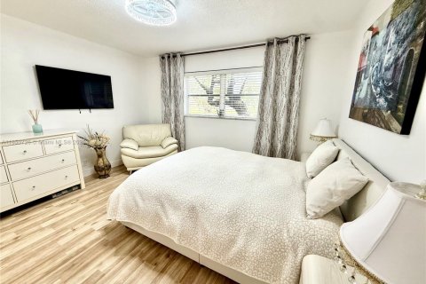 Condominio en venta en Lauderhill, Florida, 1 dormitorio, 67.82 m2 № 1856897 - foto 9