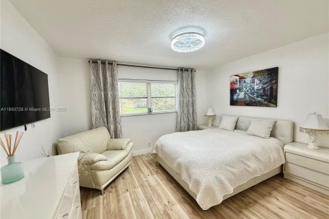 Condominio en venta en Lauderhill, Florida, 1 dormitorio, 67.82 m2 № 1856897 - foto 4