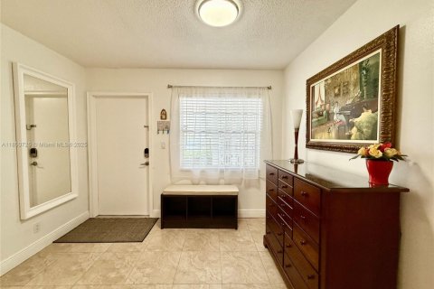 Condominio en venta en Lauderhill, Florida, 1 dormitorio, 67.82 m2 № 1856897 - foto 10