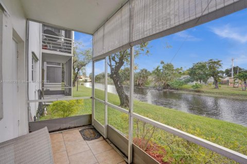 Condominio en venta en Lauderhill, Florida, 1 dormitorio, 67.82 m2 № 1856897 - foto 16