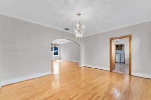 Casa en alquiler en Coral Gables, Florida, 4 dormitorios, 216.74 m2 № 1969095 - foto 10