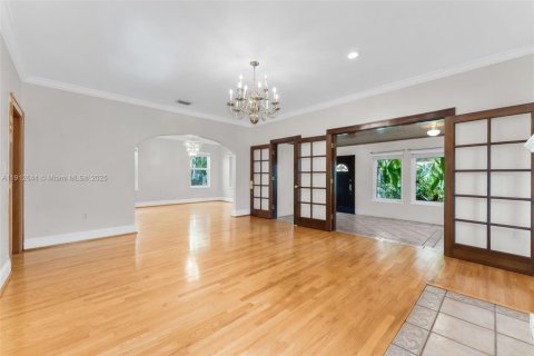 Casa en alquiler en Coral Gables, Florida, 4 dormitorios, 216.74 m2 № 1969095 - foto 7