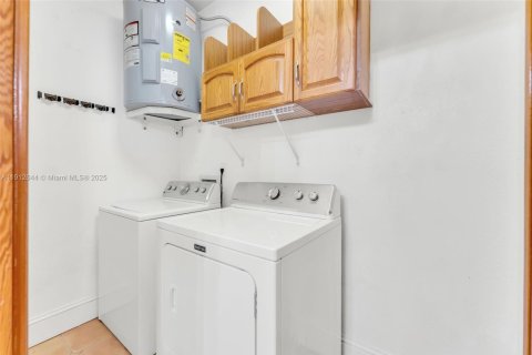 Casa en alquiler en Coral Gables, Florida, 4 dormitorios, 216.74 m2 № 1969095 - foto 14