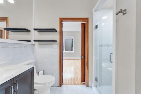 Casa en alquiler en Coral Gables, Florida, 4 dormitorios, 216.74 m2 № 1969095 - foto 19