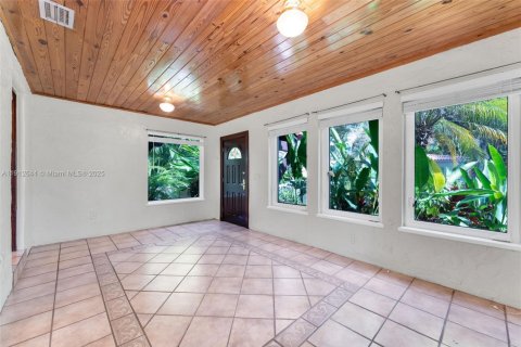 Casa en alquiler en Coral Gables, Florida, 4 dormitorios, 216.74 m2 № 1969095 - foto 5