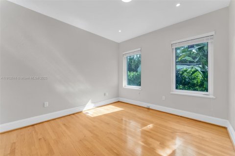 Casa en alquiler en Coral Gables, Florida, 4 dormitorios, 216.74 m2 № 1969095 - foto 17