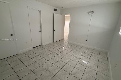 Apartment in Miami, Florida 2 bedrooms, 78.04 sq.m. № 1897595 - photo 14