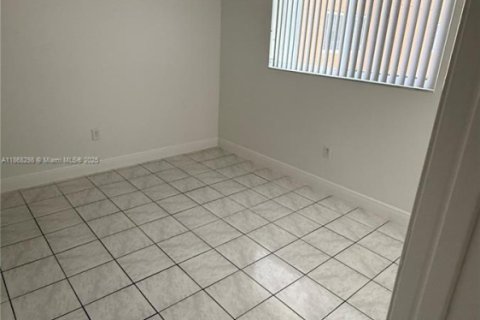 Apartment in Miami, Florida 2 bedrooms, 78.04 sq.m. № 1897595 - photo 9