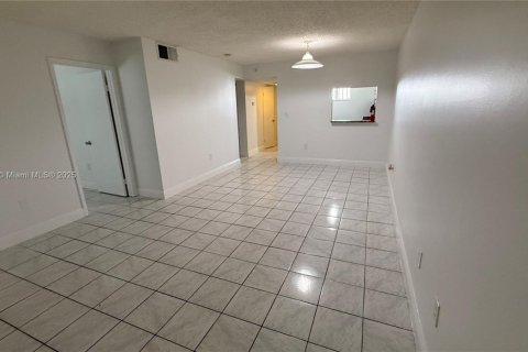 Apartment in Miami, Florida 2 bedrooms, 78.04 sq.m. № 1897595 - photo 5