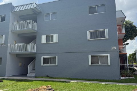 Apartment in Miami, Florida 2 bedrooms, 78.04 sq.m. № 1897595 - photo 2