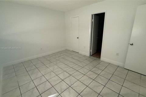 Apartment in Miami, Florida 2 bedrooms, 78.04 sq.m. № 1897595 - photo 11