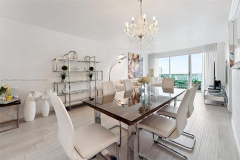 Condo in Hollywood, Florida, 1 bedroom  № 1727359 - photo 7