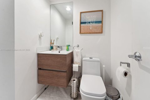 Condo in Hollywood, Florida, 1 bedroom  № 1727359 - photo 15
