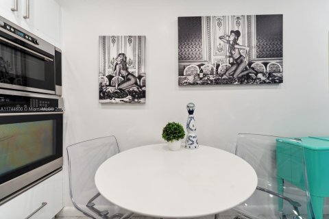 Condo in Hollywood, Florida, 1 bedroom  № 1727359 - photo 6
