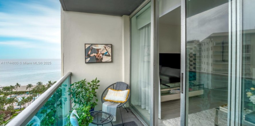 Condo in Hollywood, Florida, 1 bedroom  № 1727359