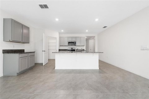 Villa ou maison à vendre à Davenport, Floride: 4 chambres, 173.45 m2 № 2147659 - photo 16