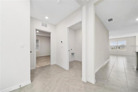 Villa ou maison à vendre à Davenport, Floride: 4 chambres, 173.45 m2 № 2147659 - photo 3