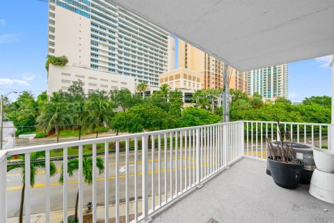 Condominio en venta en Fort Lauderdale, Florida, 1 dormitorio, 73.86 m2 № 2168026 - foto 19