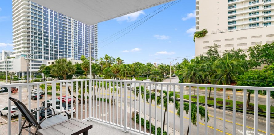 Condominio en Fort Lauderdale, Florida, 1 dormitorio № 2168026