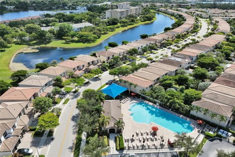 Villa ou maison à vendre à Miami, Floride: 3 chambres, 197.32 m2 № 2340522 - photo 25
