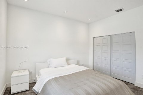 Villa ou maison à vendre à Miami, Floride: 3 chambres, 197.32 m2 № 2340522 - photo 13