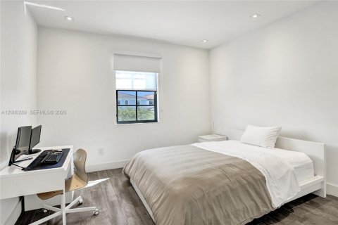 Villa ou maison à vendre à Miami, Floride: 3 chambres, 197.32 m2 № 2340522 - photo 12