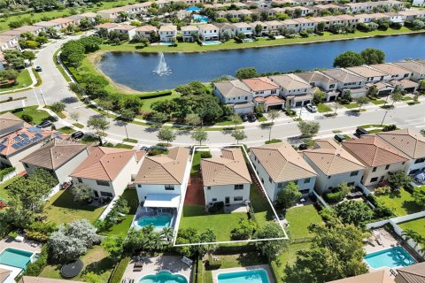 Villa ou maison à vendre à Miami, Floride: 3 chambres, 197.32 m2 № 2340522 - photo 24