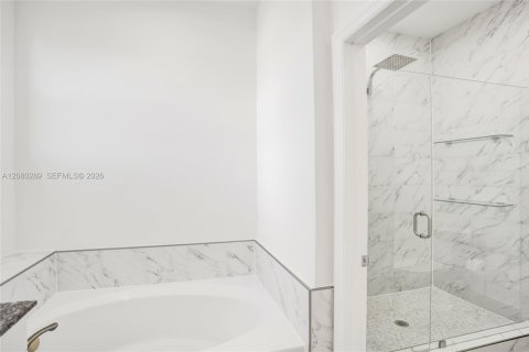 Villa ou maison à vendre à Miami, Floride: 3 chambres, 197.32 m2 № 2340522 - photo 18